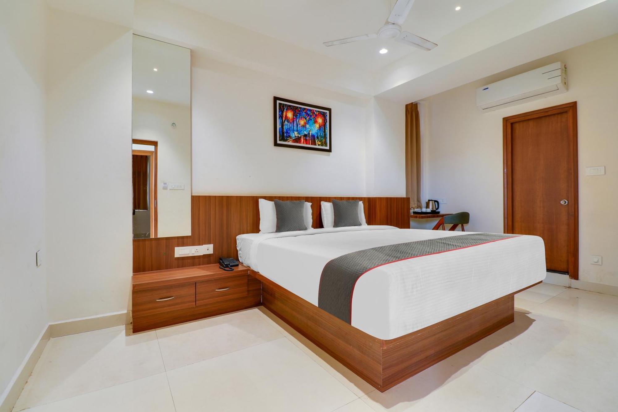 Super Townhouse Rcc Lamps Hotel Visakhapatnam Ngoại thất bức ảnh
