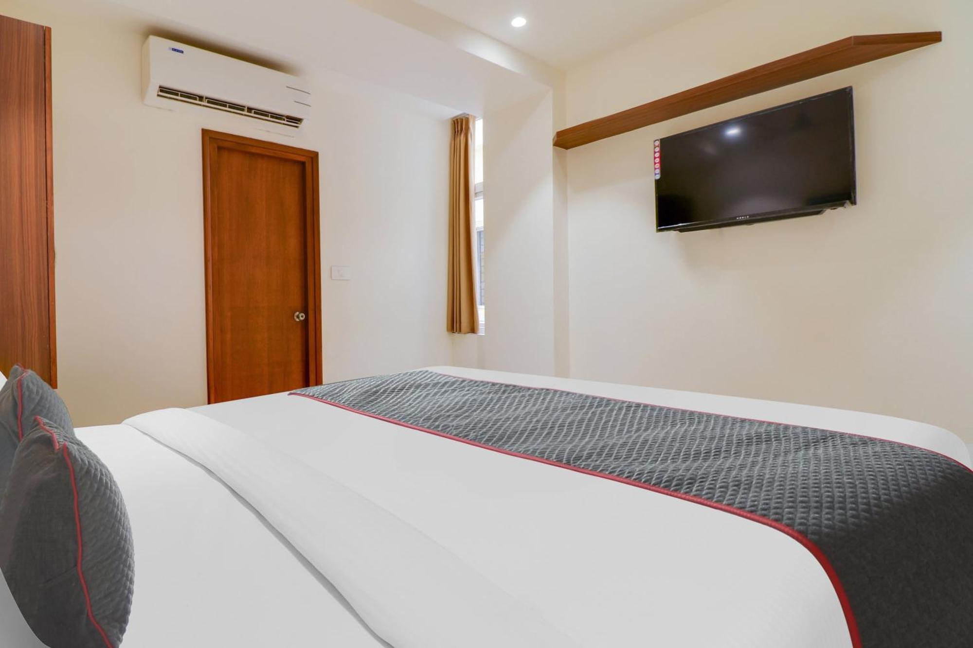 Super Townhouse Rcc Lamps Hotel Visakhapatnam Ngoại thất bức ảnh