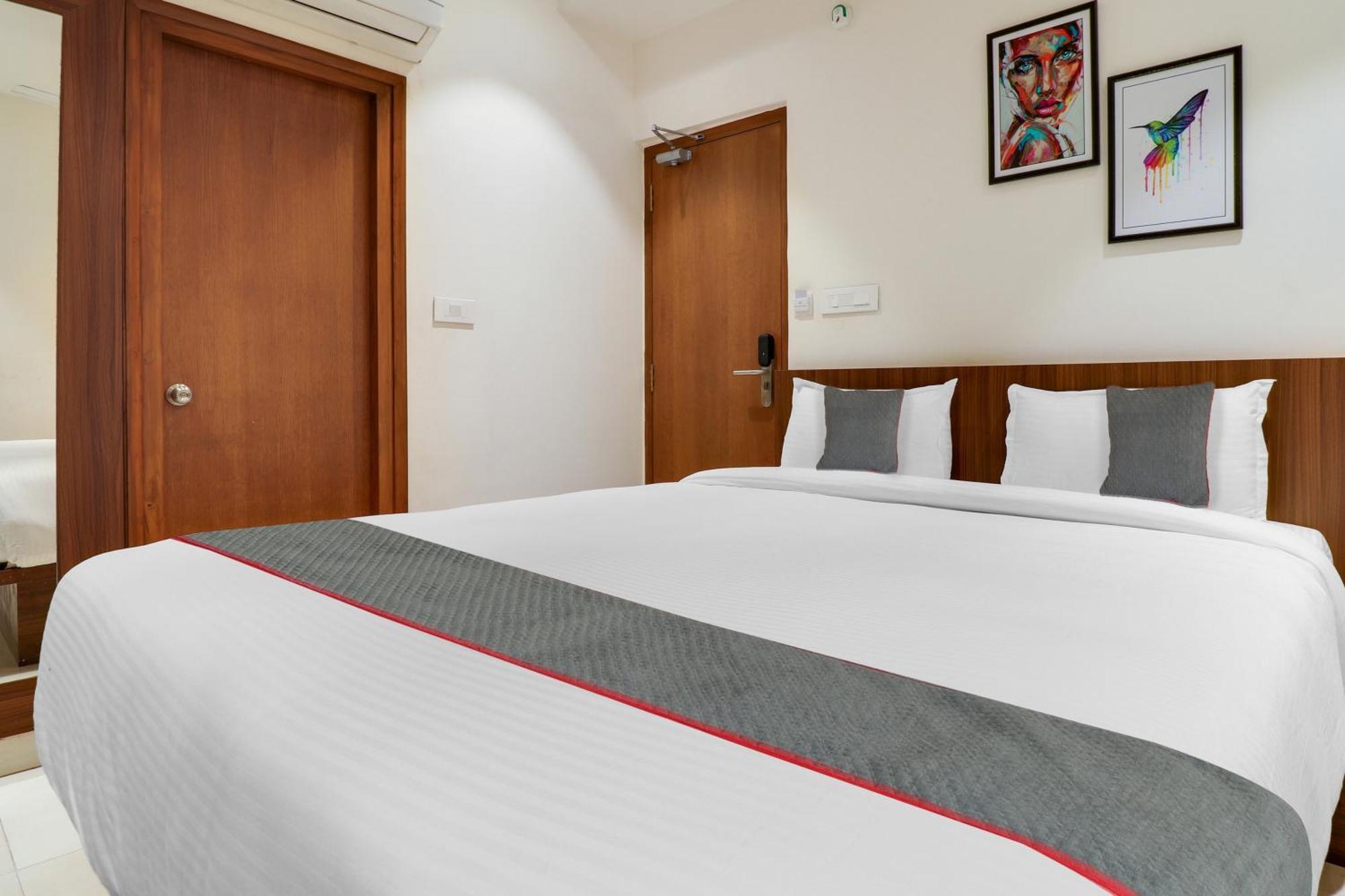 Super Townhouse Rcc Lamps Hotel Visakhapatnam Ngoại thất bức ảnh
